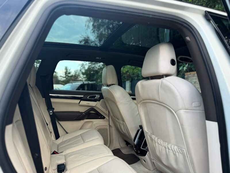 PORSCHE CAYENNE