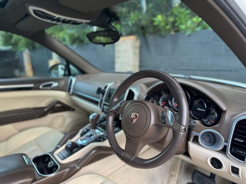 PORSCHE CAYENNE