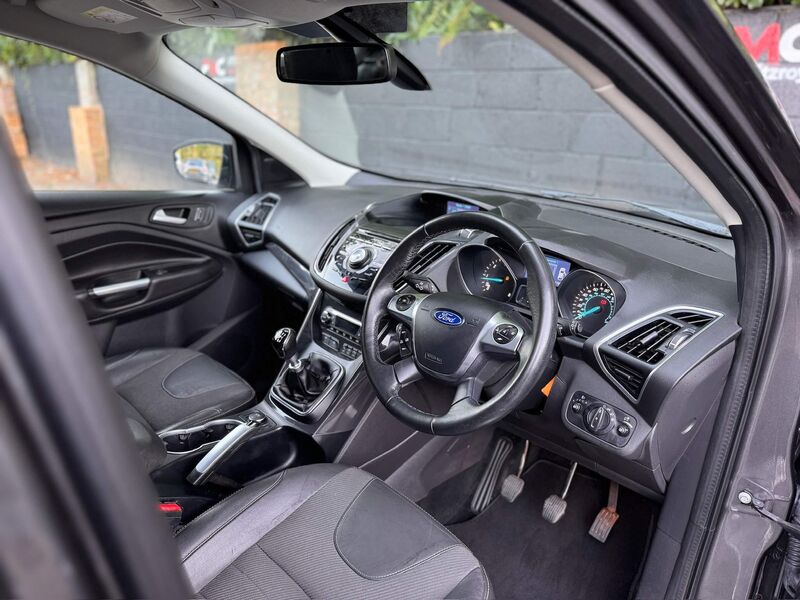 FORD KUGA
