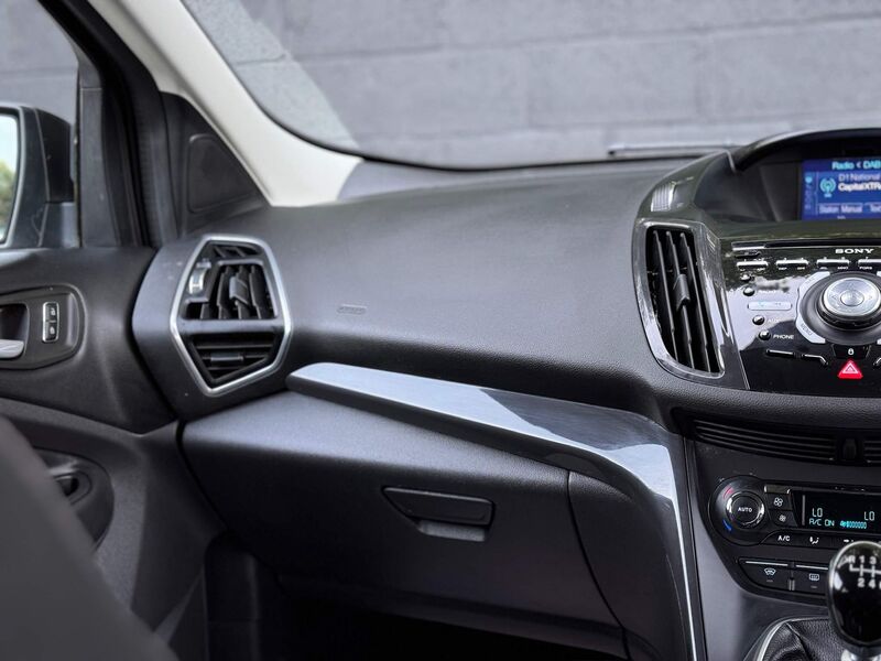 FORD KUGA