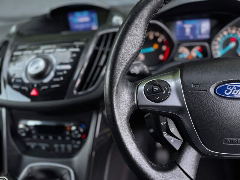 FORD KUGA