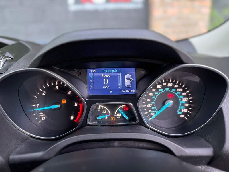 FORD KUGA