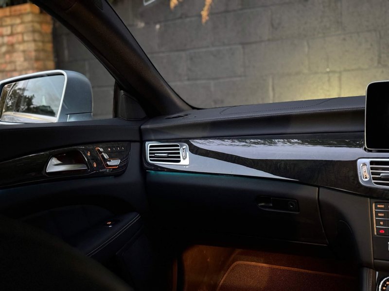 MERCEDES-BENZ CLS