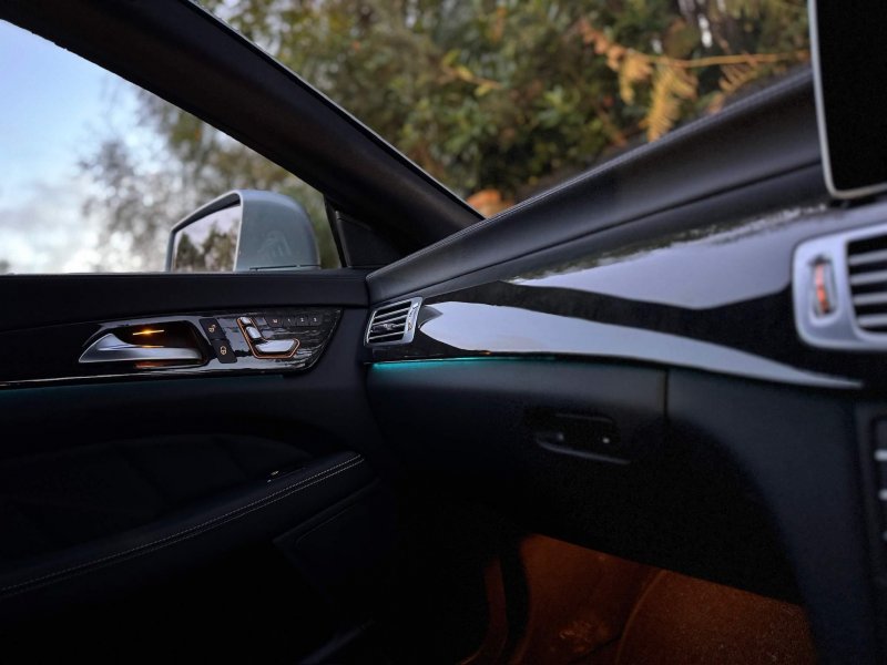 MERCEDES-BENZ CLS