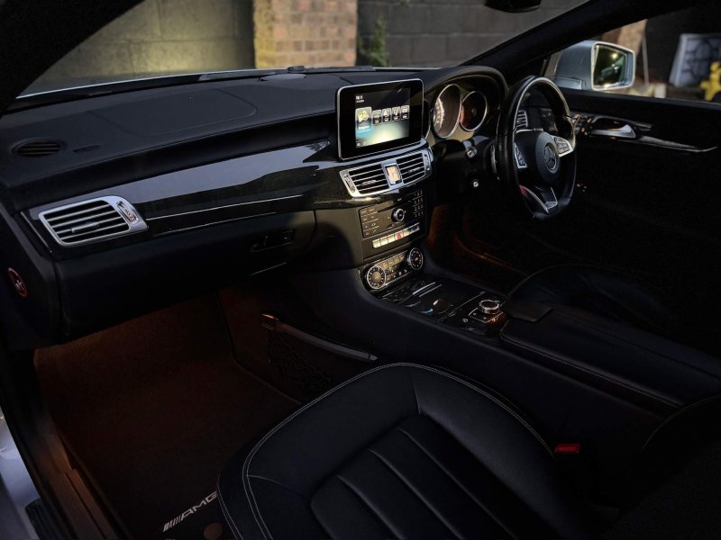MERCEDES-BENZ CLS
