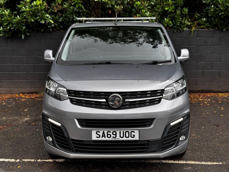 VAUXHALL VIVARO
