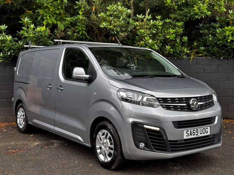 VAUXHALL VIVARO
