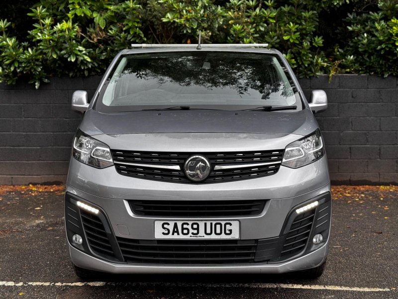 VAUXHALL VIVARO