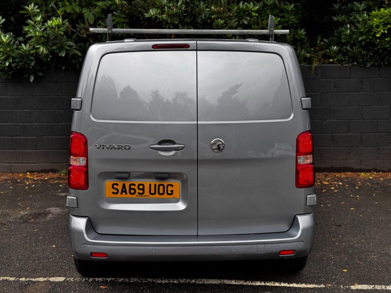 VAUXHALL VIVARO