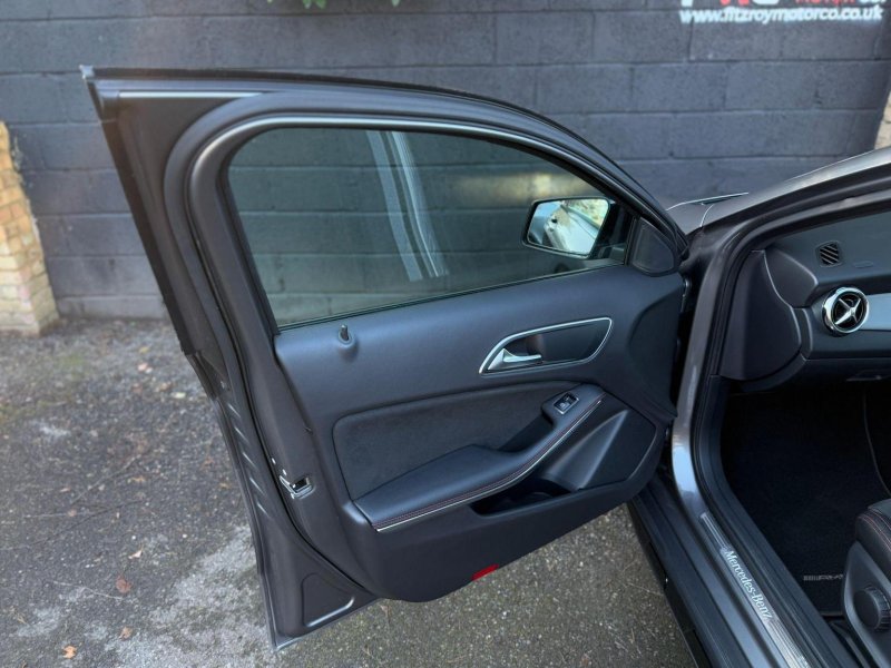 MERCEDES-BENZ GLA CLASS