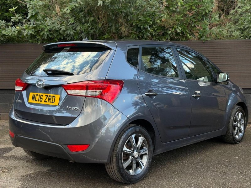 HYUNDAI IX20