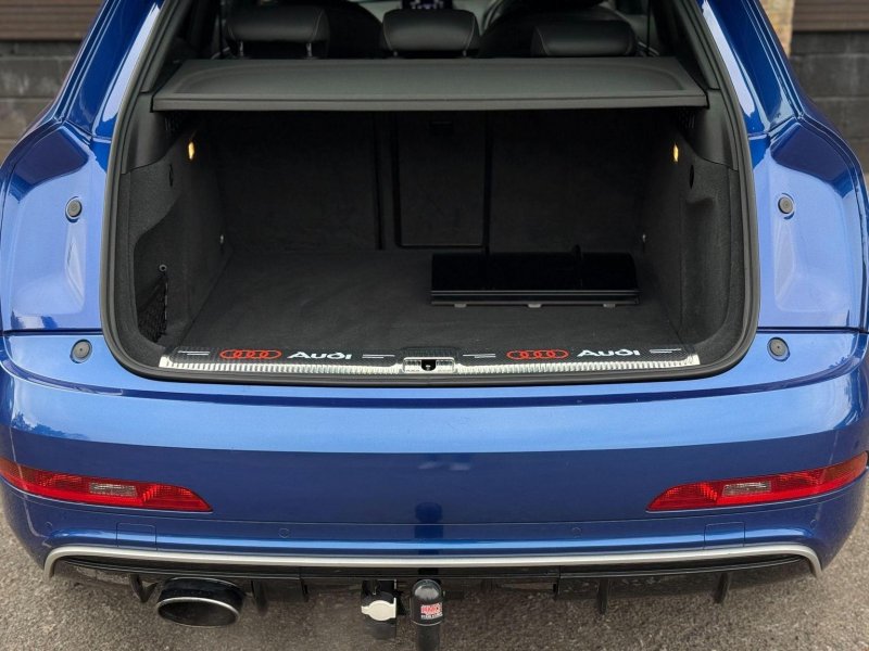 AUDI RS Q3