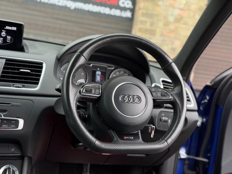 AUDI RS Q3