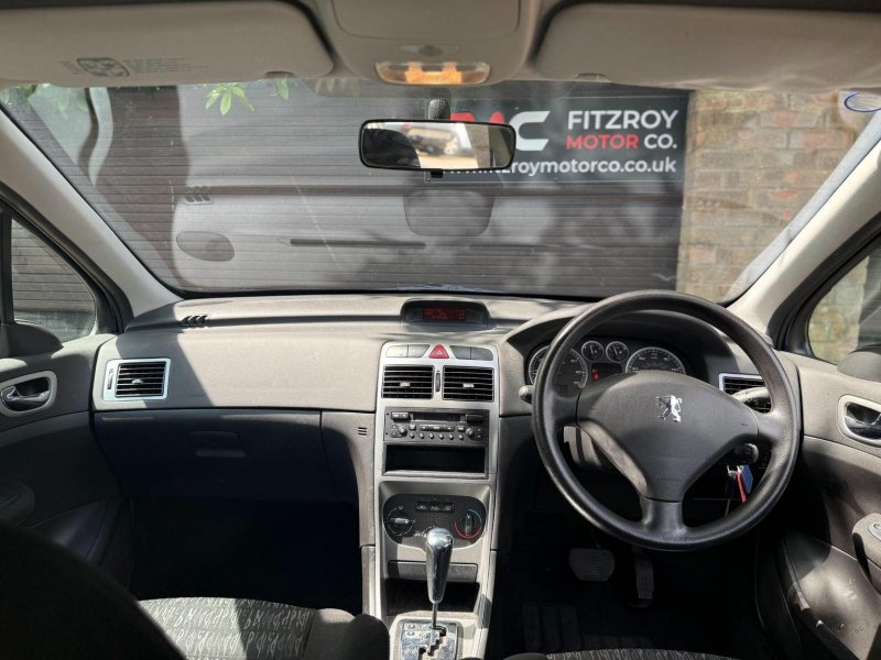 PEUGEOT 307