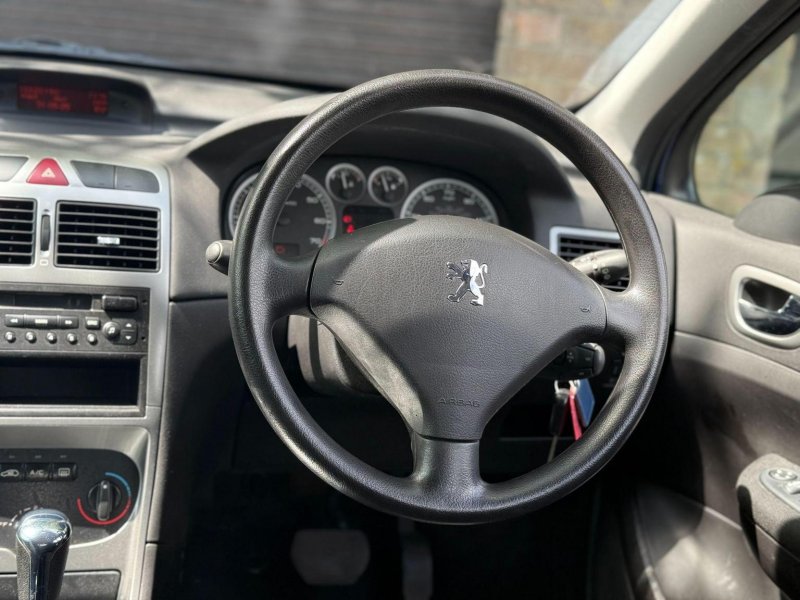 PEUGEOT 307