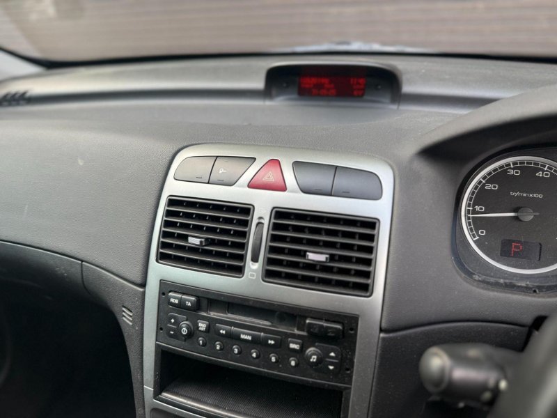 PEUGEOT 307
